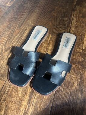 Steve Madden Black Leather Slide